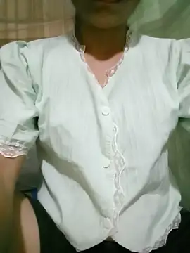 lucybaby00 online show from June 18, 2026, 10:14 pm