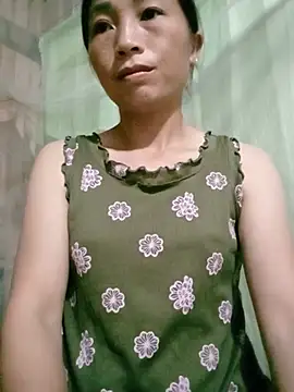 lucybaby00 online show from June 23, 2026, 10:30 pm