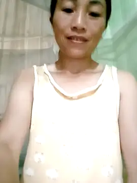 lucybaby00 online show from June 25, 2026, 10:47 pm