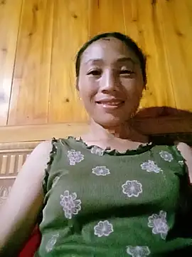 lucybaby00 online show from July 26, 2026, 11:39 am