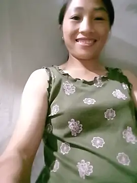 lucybaby00 online show from July 26, 2026, 11:44 pm
