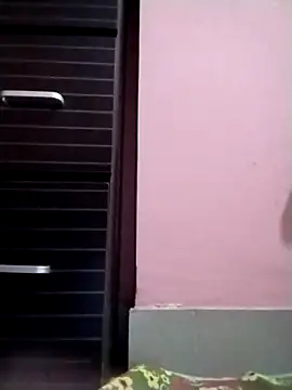 Snapshot of khhlmn chatting on October 5, 2025, 6:28 pm khhlmn online show from October 5, 2025, 6:28 pm