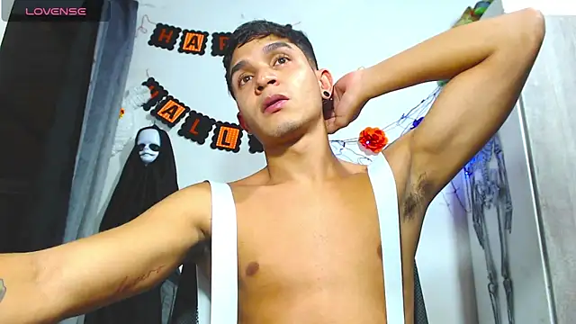 Angel latinboy online show from October 15, 2025, 7:36 pm