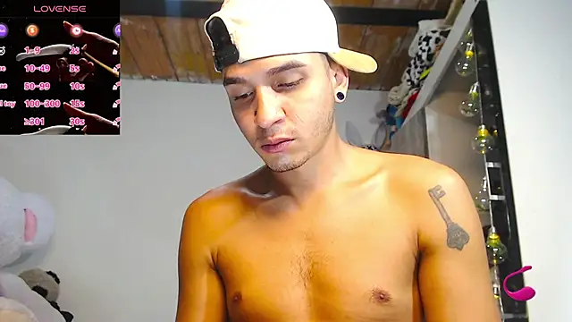 Angel latinboy online show from April 25, 2026, 1:36 pm