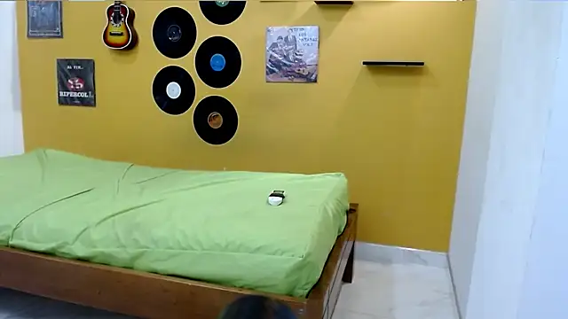 skinnyverus18 online show from February 21, 2026, 7:26 pm