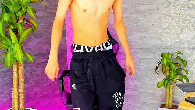 Snapshot of ArthurCox chatting on September 9, 2025, 11:48 pm ArthurCox online show from September 9, 2025, 11:48 pm