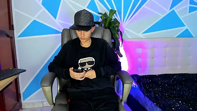 Snapshot of ArthurCox chatting on October 10, 2025, 5:45 pm ArthurCox online show from October 10, 2025, 5:45 pm