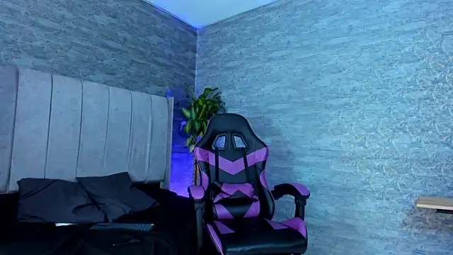 Snapshot of ArthurCox chatting on November 7, 2025, 5:35 pm ArthurCox online show from November 7, 2025, 5:35 pm