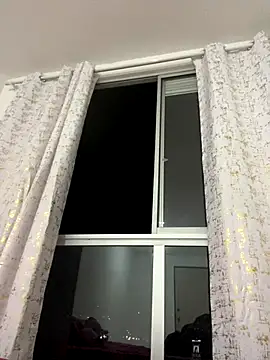 SaraWagner  online show from December 15, 2025, 3:44 am