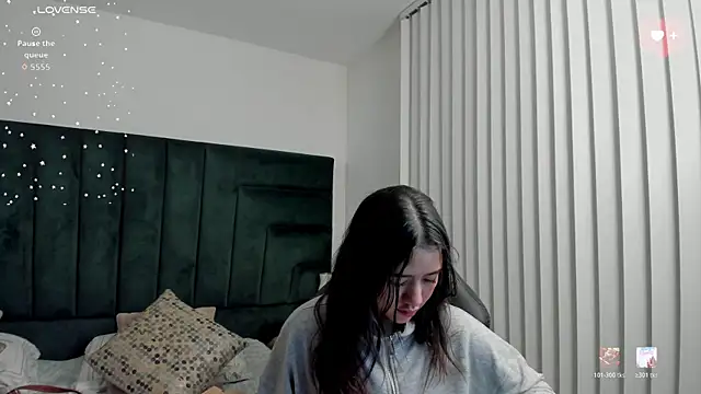 Snapshot of SaraWagner_ chatting on May 19, 2026, 12:27 am SaraWagner online show from May 19, 2026, 12:27 am