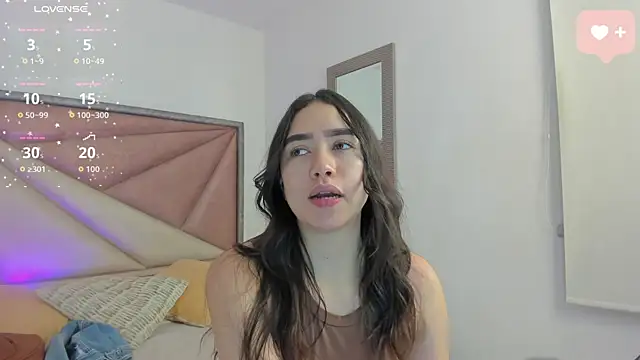 Snapshot of SaraWagner_ chatting on June 20, 2026, 12:03 am SaraWagner online show from June 20, 2026, 12:03 am