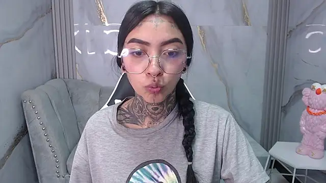 Snapshot of Ashley_Blum_v chatting on September 24, 2025, 7:50 pm Ashley Blum v online show from September 24, 2025, 7:50 pm