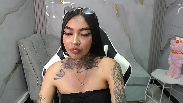 Snapshot of Ashley_Blum_v chatting on October 2, 2025, 8:05 pm Ashley Blum v online show from October 2, 2025, 8:05 pm