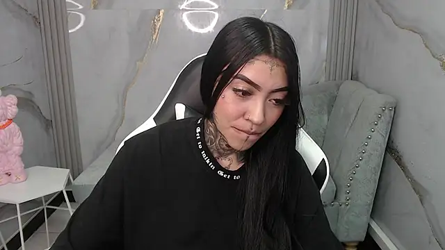 Snapshot of Ashley_Blum_v chatting on November 5, 2025, 8:31 pm Ashley Blum v online show from November 5, 2025, 8:31 pm