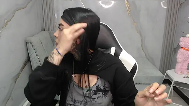 Snapshot of Ashley_Blum_v chatting on November 24, 2025, 8:08 pm Ashley Blum v online show from November 24, 2025, 8:08 pm