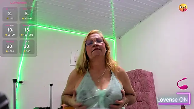 esmeraldaladys online show from June 20, 2026, 7:16 pm