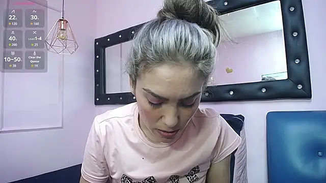 danna7cute online show from July 2, 2026, 9:32 pm