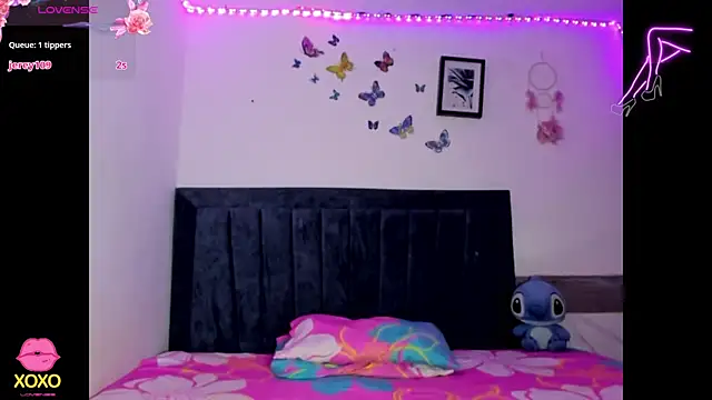 Snapshot of emmie_bunny chatting on July 26, 2026, 7:43 pm emmie bunny online show from July 26, 2026, 7:43 pm