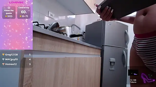 AllysonStonne online show from November 30, 2025, 10:03 pm