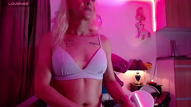 AllysonStonne online show from April 27, 2026, 10:52 pm