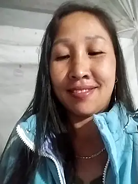 cute love00 online show from March 12, 2026, 11:16 am