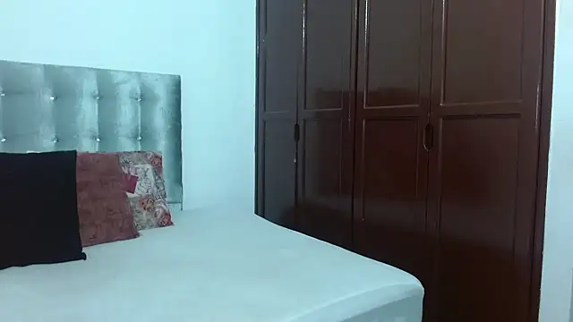 Snapshot of DaiishaWolf chatting on September 10, 2025, 7:03 pm DaiishaWolf online show from September 10, 2025, 7:03 pm