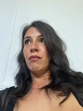 AlyaRei online show from August 4, 2026, 4:31 pm