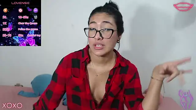 Snapshot of Allison_19__ chatting on September 22, 2025, 6:04 am Allison 19 online show from September 22, 2025, 6:04 am