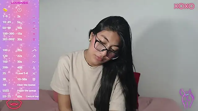 Snapshot of Allison_19__ chatting on October 17, 2025, 8:50 am Allison 19 online show from October 17, 2025, 8:50 am