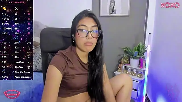 Snapshot of Allison_19__ chatting on November 20, 2025, 2:23 am Allison 19 online show from November 20, 2025, 2:23 am