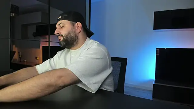 Snapshot of DravenPeak chatting on July 25, 2026, 9:01 pm DravenPeak online show from July 25, 2026, 9:01 pm