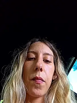 Snapshot of PetiteSecrets chatting on October 3, 2025, 3:20 pm PetiteSecrets online show from October 3, 2025, 3:20 pm