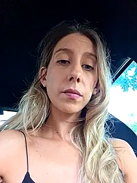 Snapshot of PetiteSecrets chatting on October 4, 2025, 4:27 pm PetiteSecrets online show from October 4, 2025, 4:27 pm