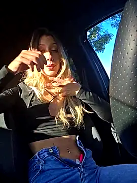 Snapshot of PetiteSecrets chatting on November 8, 2025, 3:34 pm PetiteSecrets online show from November 8, 2025, 3:34 pm