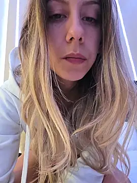 Snapshot of PetiteSecrets chatting on November 10, 2025, 10:31 pm PetiteSecrets online show from November 10, 2025, 10:31 pm