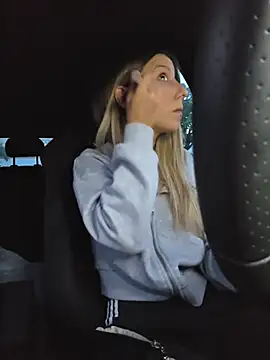 Snapshot of PetiteSecrets chatting on November 14, 2025, 5:00 pm PetiteSecrets online show from November 14, 2025, 5:00 pm