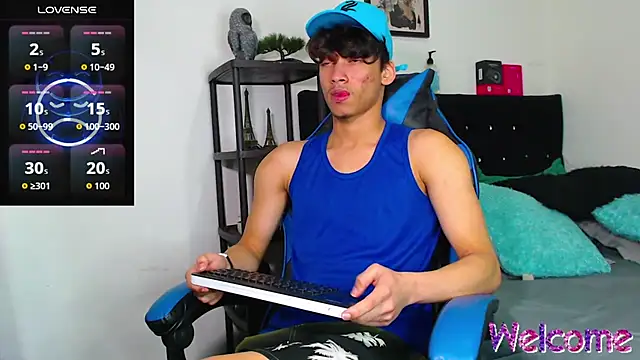 Gael Jones online show from November 26, 2025, 12:22 am