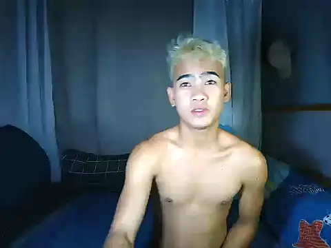 Snapshot of xx_topless chatting on November 5, 2025, 9:15 pm xx topless online show from November 5, 2025, 9:15 pm