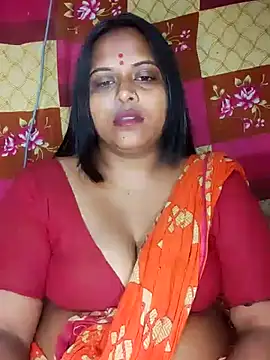 Hot-Show2 online show from October 2, 2025, 5:31 pm