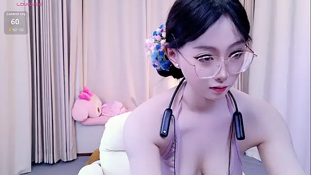 Snapshot of niannian18 chatting on November 21, 2025, 10:14 am niannian18 online show from November 21, 2025, 10:14 am