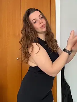 TenderLaGlamor online show from March 7, 2026, 3:31 pm