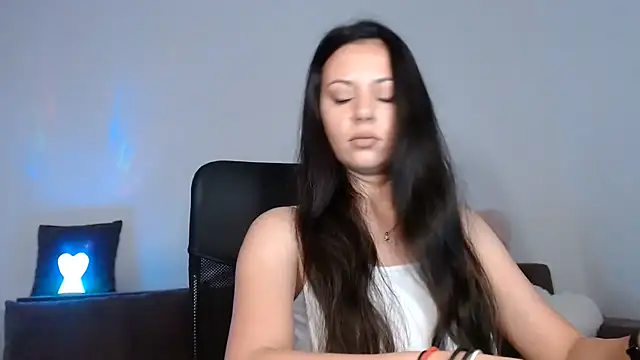 Snapshot of KIMBERLLY01 chatting on June 3, 2026, 4:37 am KIMBERLLY01 online show from June 3, 2026, 4:37 am