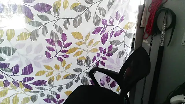 Snapshot of Mommybubbles2 chatting on November 27, 2025, 6:43 pm Mommybubbles2 online show from November 27, 2025, 6:43 pm