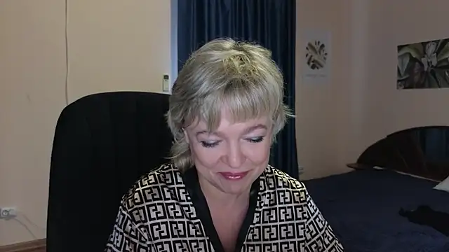 Snapshot of Rosette_Pricky chatting on September 12, 2025, 1:44 pm Rosette Pricky online show from September 12, 2025, 1:44 pm