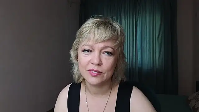Snapshot of Rosette_Pricky chatting on September 15, 2025, 1:55 pm Rosette Pricky online show from September 15, 2025, 1:55 pm