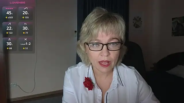 Snapshot of Rosette_Pricky chatting on October 10, 2025, 12:59 pm Rosette Pricky online show from October 10, 2025, 12:59 pm