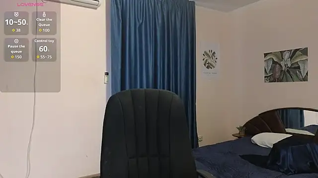 Snapshot of Rosette_Pricky chatting on October 12, 2025, 1:10 pm Rosette Pricky online show from October 12, 2025, 1:10 pm