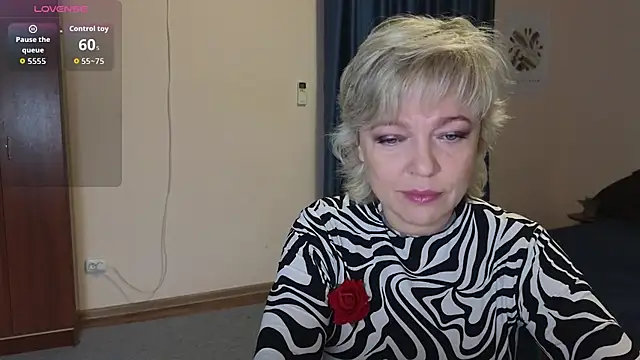 Snapshot of Rosette_Pricky chatting on October 26, 2025, 2:34 pm Rosette Pricky online show from October 26, 2025, 2:34 pm