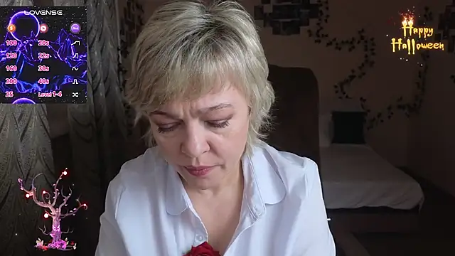 Snapshot of Rosette_Pricky chatting on October 29, 2025, 1:35 pm Rosette Pricky online show from October 29, 2025, 1:35 pm