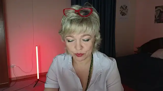 Snapshot of Rosette_Pricky chatting on November 5, 2025, 12:27 pm Rosette Pricky online show from November 5, 2025, 12:27 pm